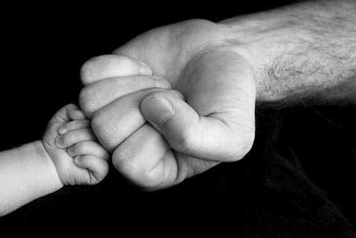 emotionale, zarte, zeitlose Neugeborenenfotos, Babyfotos von Fotograf aus München und Harlaching für Fotografie von Babys und Neugeborenen